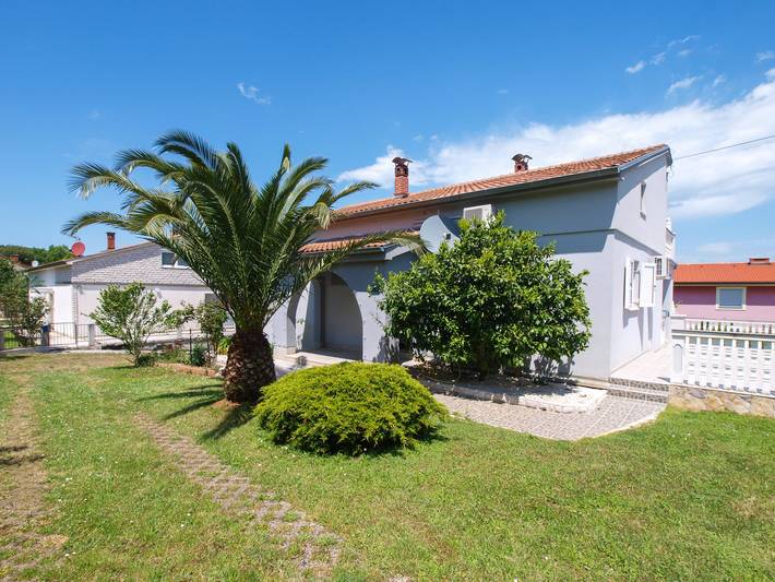 Ganze Wohnung, Ferienwohnung für 4 Personen mit Terrasse in Premantura, Südküste Istrien
