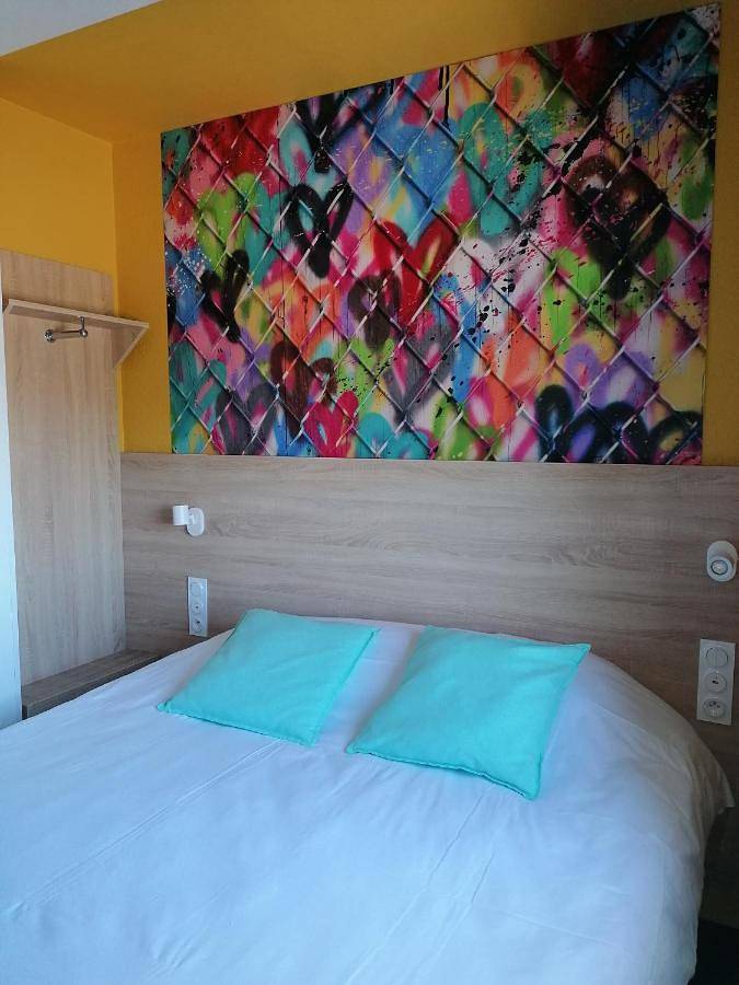 Kyriad Direct Martigues in Martigues, Côte méditerranéenne (France)