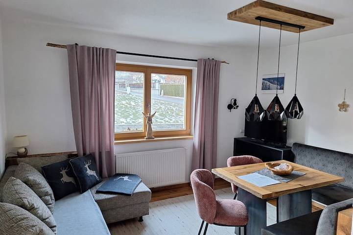 Ganze Wohnung, Appartement mit schöner Terasse zum entspannen in Tuxer Alpen, Fügen