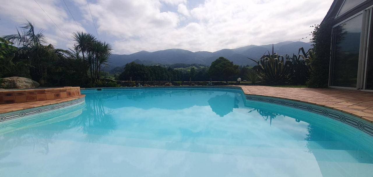 Appartement entier, Maison familiale Baylère - Piscine et spa - 8 pers in Buzy, Béarn