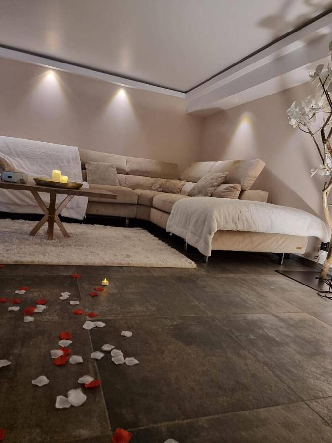 Appartement de vacances pour 4 personnes, avec jacuzzi ainsi que terrasse et sauna