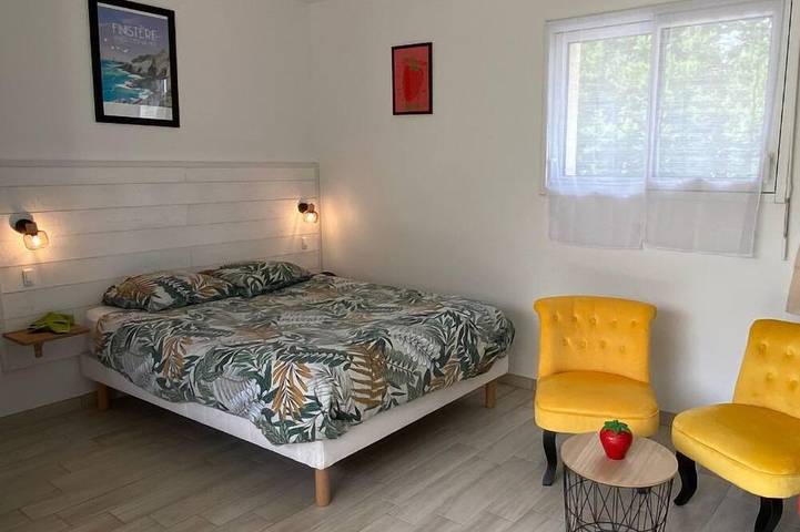 Appartement entier, Charmant studio meublé avec terrasse et jardin à Plougastel, proche Brest in Plougastel-Daoulas, Région de Brest