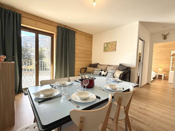 Appartement entier, Appartement chaleureux à Praz-sur-Arly avec parking et balcon, proche des pistes, pour 6 personnes in Praz-sur-Arly, Pays du Mont-Blanc