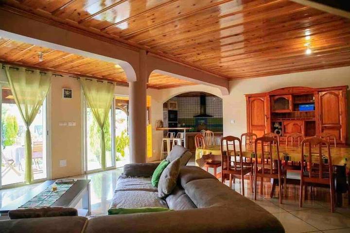 Location de vacances pour 14 personnes, avec balcon ainsi que jardin et vue à Cilaos - 2