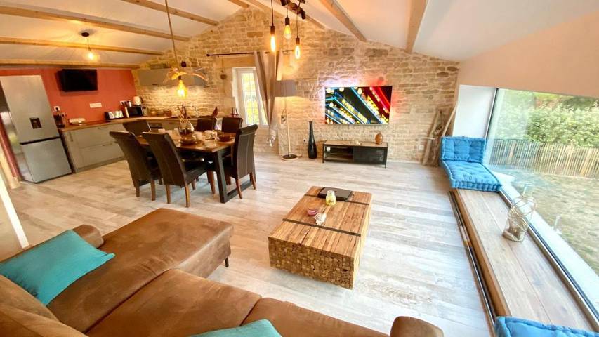 Location de vacances pour 6 personnes, avec Jacuzzi et Terrasse ainsi que Jardin et Vue à Saint-Médard-d'Aunis