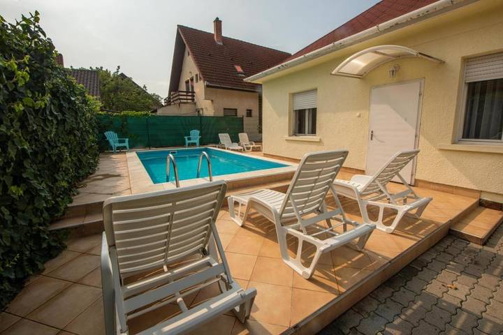 Ferienhaus für 9 Personen, mit Pool und Garten, mit Haustier in Siofok