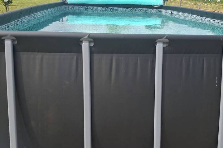 Location de vacances pour 8 personnes, avec jardin et terrasse à Montgivray