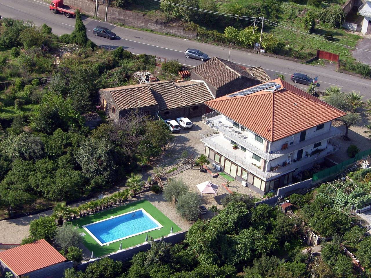 Appartement confortable sur l'Etna avec piscine in Acireale, Etna