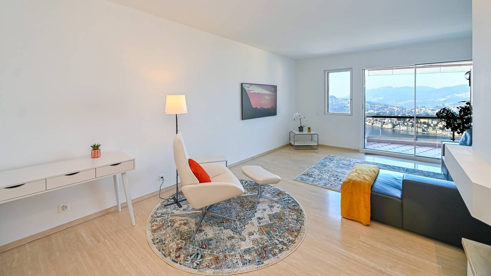Ganze Wohnung, Ruhiger Rückzugsort am See mit 2 Schlafzimmern in Lugano in Lugano, Luganersee