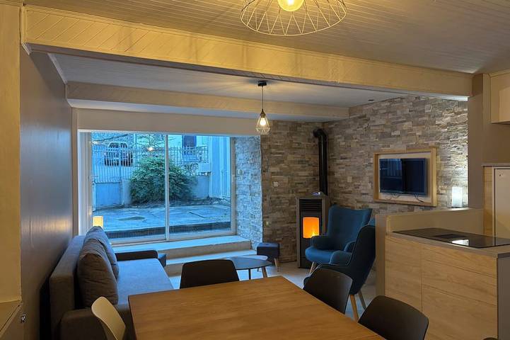 Location de vacances pour 12 personnes à Esterre