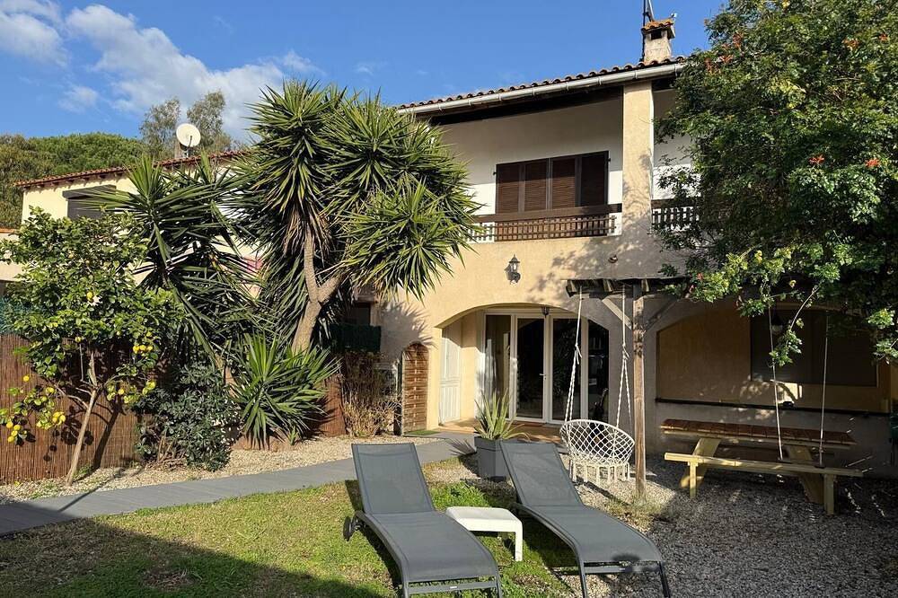 Appartamento intero, Cœur de Sagone - 8Prs - T3 de 83m2 + 100m2 de jardin - 3min walk to the beach ! in Sagone, Vico