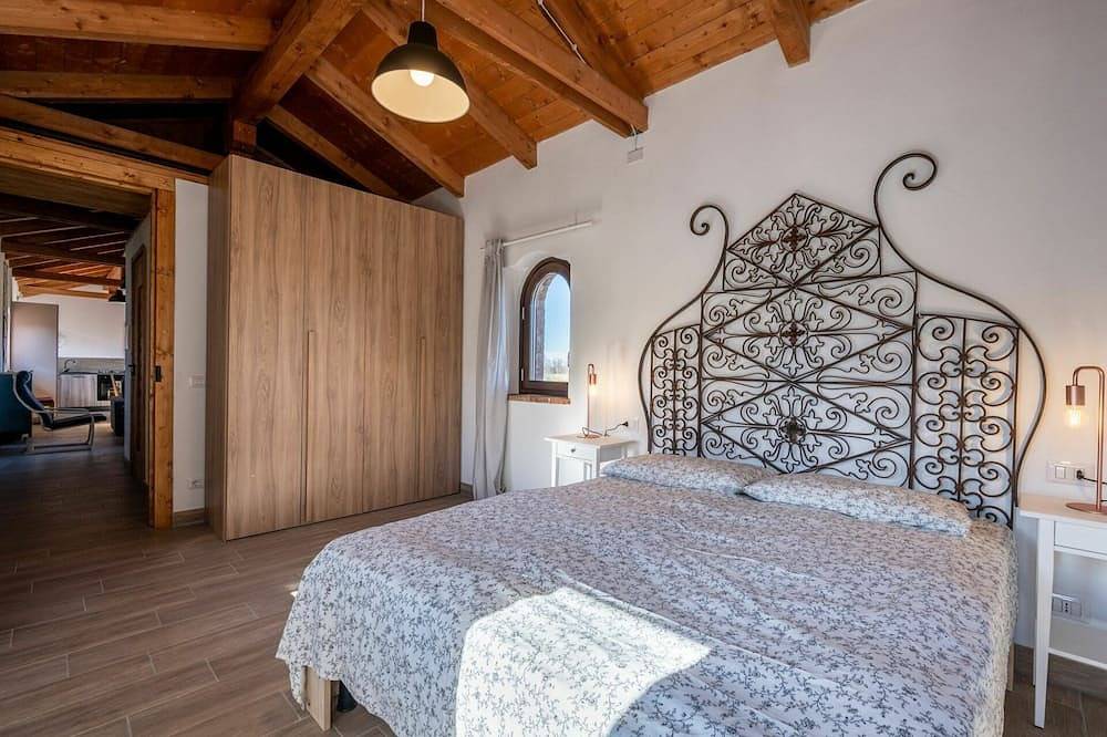 Appartamento intero, Accogliente appartamento per 6 persone con Wifi, Tv, animali ammessi e parcheggio in Mondovì, Provincia di Cuneo