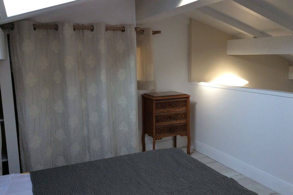 Appartement entier, Charmant appartement climatisé  terrasse vue pleine mer in Tiuccia, Casaglione