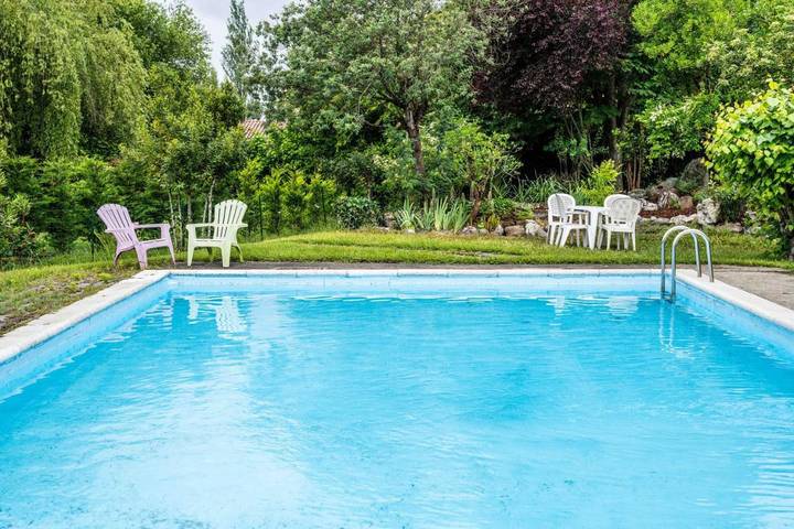 Hôtel pour 3 personnes, avec jardin et piscine
