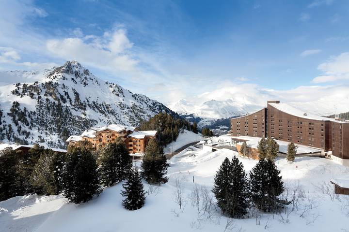Hôtel pour 4 personnes, avec Jacuzzi ainsi que Piscine et Sauna