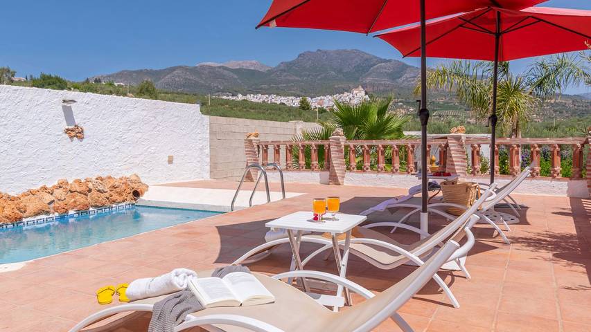 Location de vacances pour 6 personnes, avec Balcon/Terrasse à Alozaina