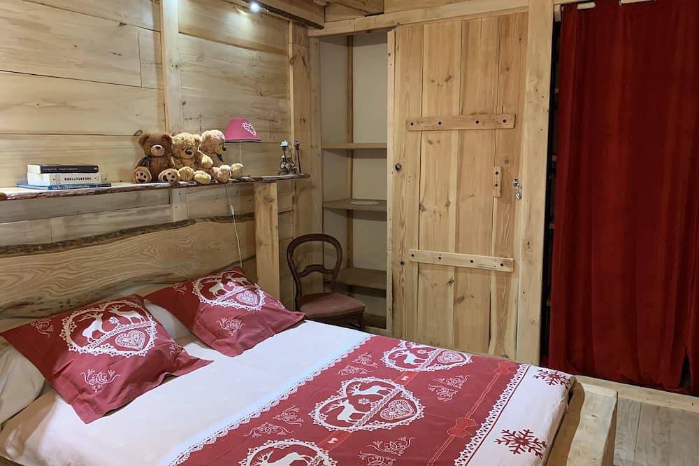 Chalet Thermesay / 9 personnes maximum - été / hiver in Val-de-Chaise, Région d'Annecy
