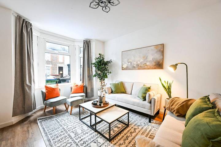 Holiday rental for 8 people, with garden, with pets in Watford
