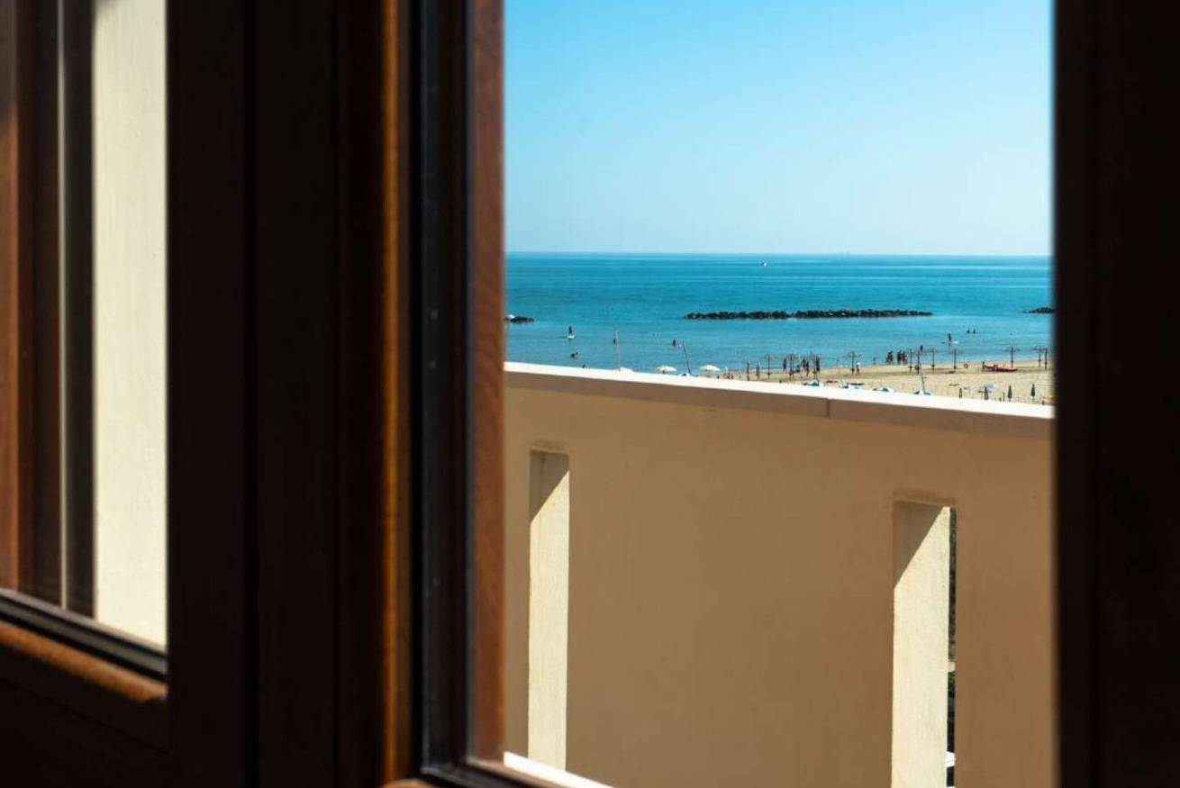 Appartement entier, Se245 - Senigallia, apartment with balcony and sea view in Bagni 11 Giovanni e Olga, Senigallia (Commune)
