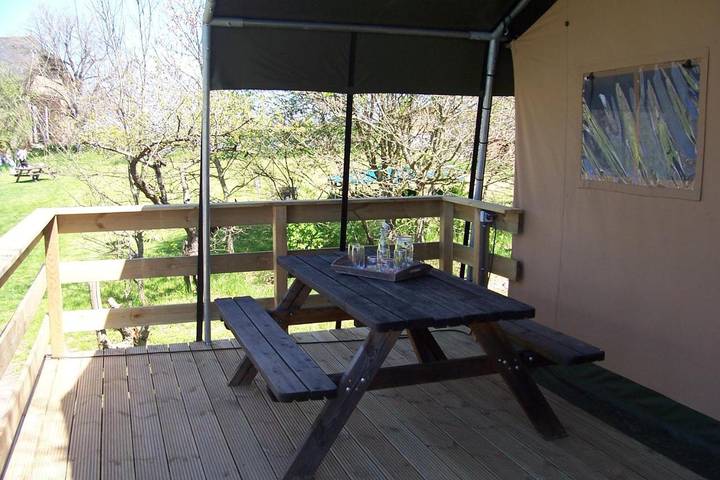 Gîte pour 6 personnes, avec vue sur le lac et bassin pour enfant ainsi que vue et jardin à Compolibat - 3