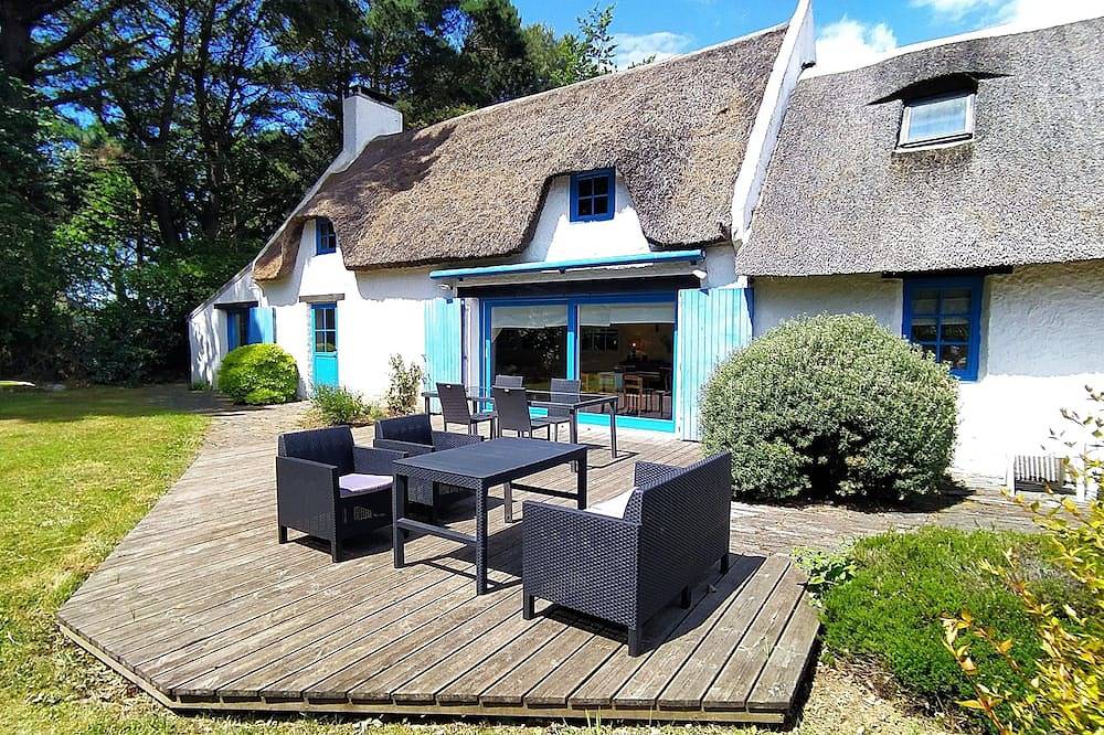 Le Baluchon-Chaumière d'exception en bord de mer in Le Cabellou, Concarneau
