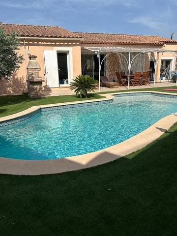 Location de vacances pour 6 personnes, avec jardin et piscine à Puget-Ville