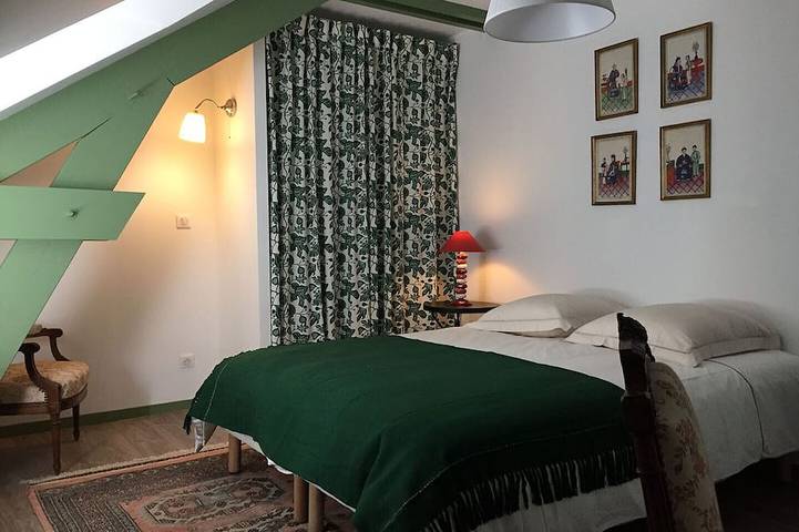 A 2 horas de París: 140 m² de encanto francés con piscina in Berry-Bouy, Región de Vierzon