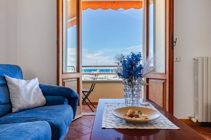 Appartamento intero, Via Della Torre 1 Balcone - Fronte del Porto - Magnifica vista in San Vincenzo, Costa degli Etruschi