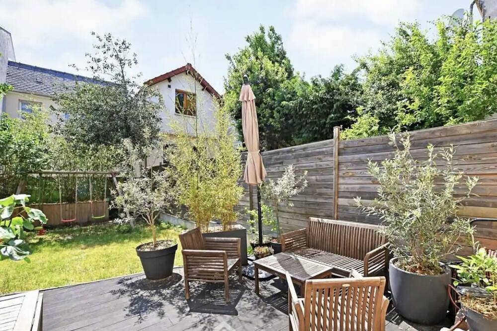 Maison Avec Jardin + Parking à 10 Minutes à Pied du Métro Mairie de Montreuil in Montreuil, Seine-Saint-Denis