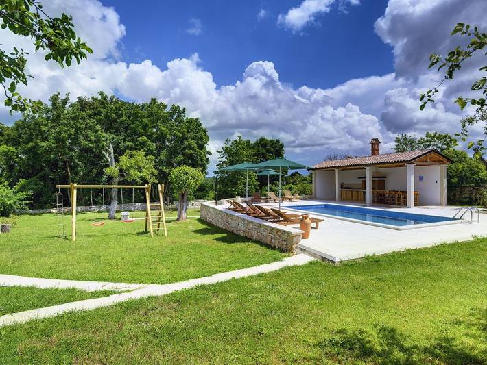Ferienhaus für 16 Personen, mit Terrasse