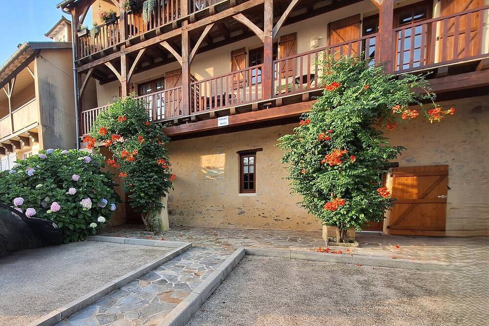 Apartamento entero, 35 m2 apartment facing the Dordogne in Beaulieu-sur-Dordogne, Macizo Central