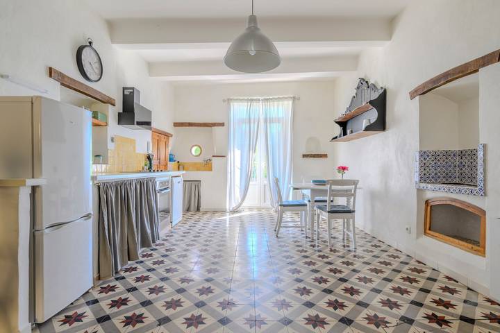 Maison Bleue 26170 Mollans-sur-Ouvèze – Authentiek dorpshuis aan de rivier in Mollans-sur-Ouvèze, Nyons en omgeving