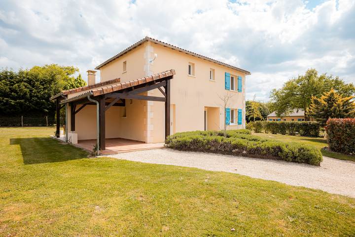 Location de vacances pour 6 personnes, avec jardin à Vasles - 3