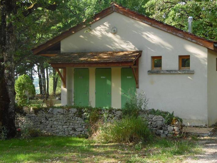 Location de vacances pour 5 personnes, avec piscine ainsi que vue et terrasse à Payrac - 3