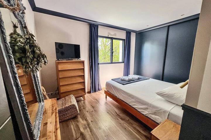 Location de vacances pour 8 personnes, avec terrasse et jardin à Aigues-Vives - 4