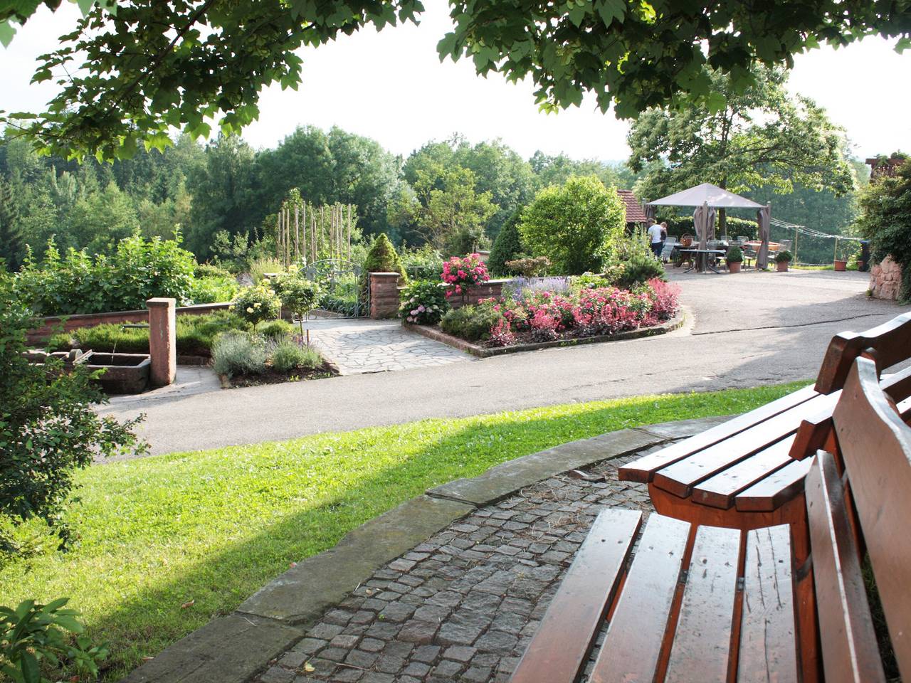Ganze Wohnung, Ferienwohnung 'Herrschaftssitz' mit gemeinsamer Terrasse, gemeinsamem Garten und Wlan in Elzach, Mittlerer Schwarzwald