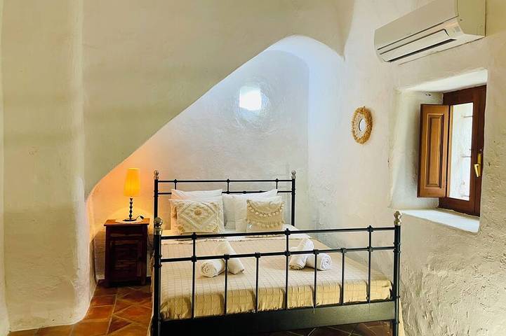 Gîte pour 12 personnes, avec jardin, animaux acceptés à Roca Llisa - 2