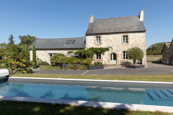 Location de vacances pour 9 personnes, avec jacuzzi et jardin dans Val-d'Izé