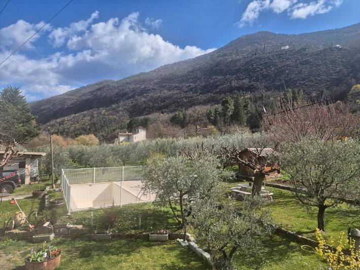 Gîte pour 4 personnes, avec terrasse et piscine à Entrevaux