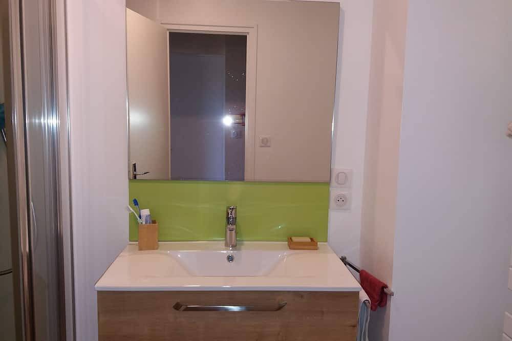 Appartement entier, Appartement T2 Au Coeur Du Pays Vert in Vic-sur-Cère, Région d'Aurillac