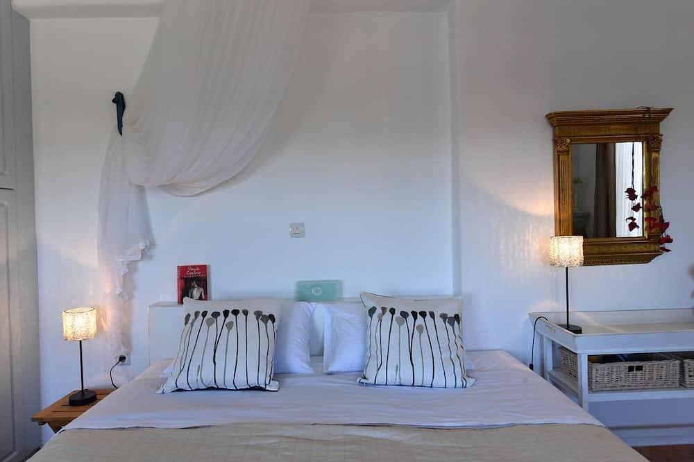 \"Villa Lygeia\" stunning Sea View, 3 Bedroom, Pool, Bbq in Paros