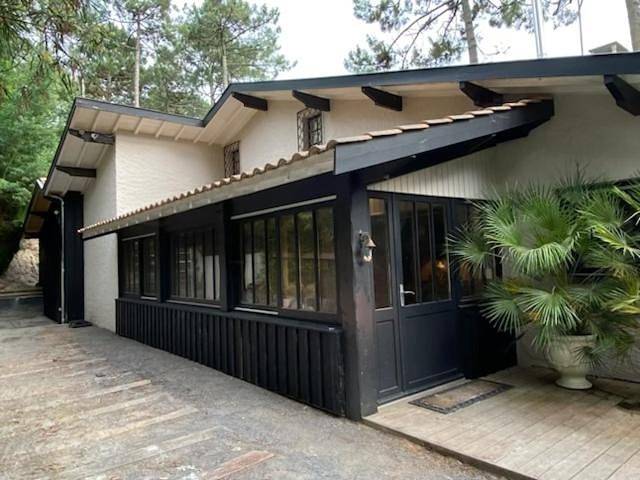 Location de vacances pour 8 personnes, avec piscine et jardin, animaux acceptés dans Plage Du Truc Vert Cap Ferret