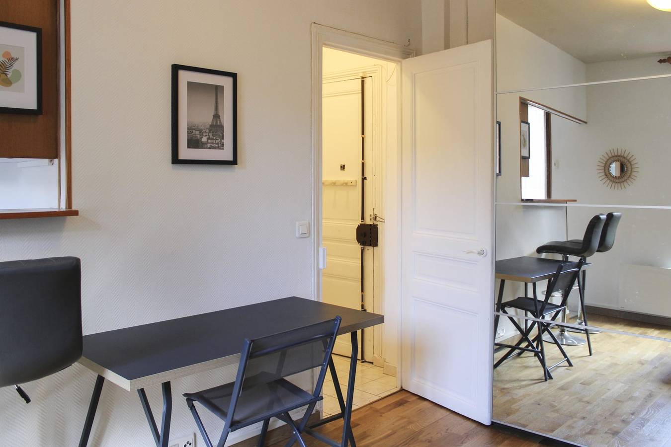 Studio entier, Lumineux studio proche de Paris in Saint-Ouen, Seine-Saint-Denis