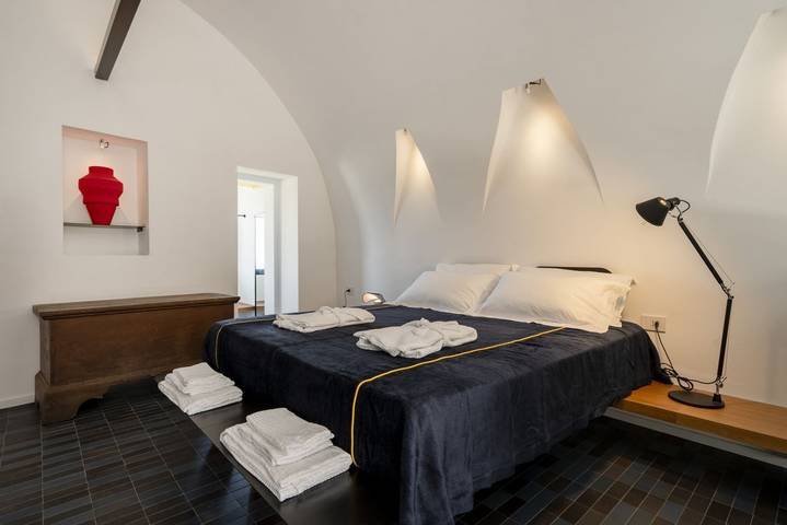 Entire apartment, Panorama Suite - Modern Charm in Ostuni Center in Ostuni, Salento
