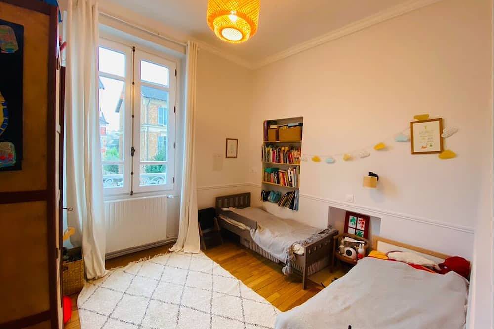 Entire apartment, Appartement Très Lumineux et Familial 95 m2, à 5 Minutes de la Gare Rive Droite in Versailles, Yvelines