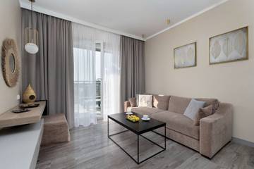 Ferienwohnung für 5 Personen, mit Pool und Balkon/Terrasse, kinderfreundlich in Międzyzdroje