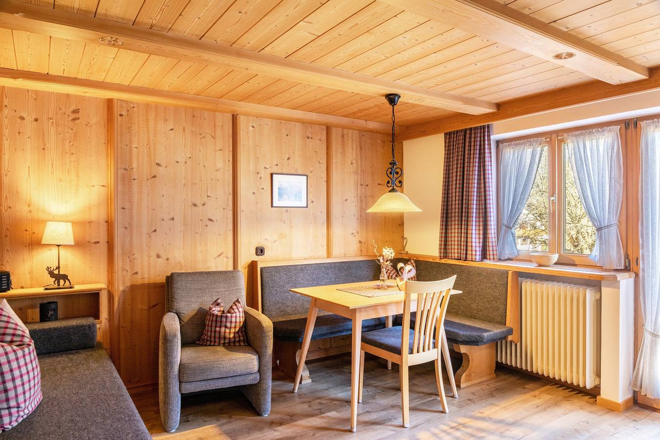 Ganze Wohnung, Apartment '3' mit Bergblick, Balkon und Wlan in Krün, Bayerische Alpen