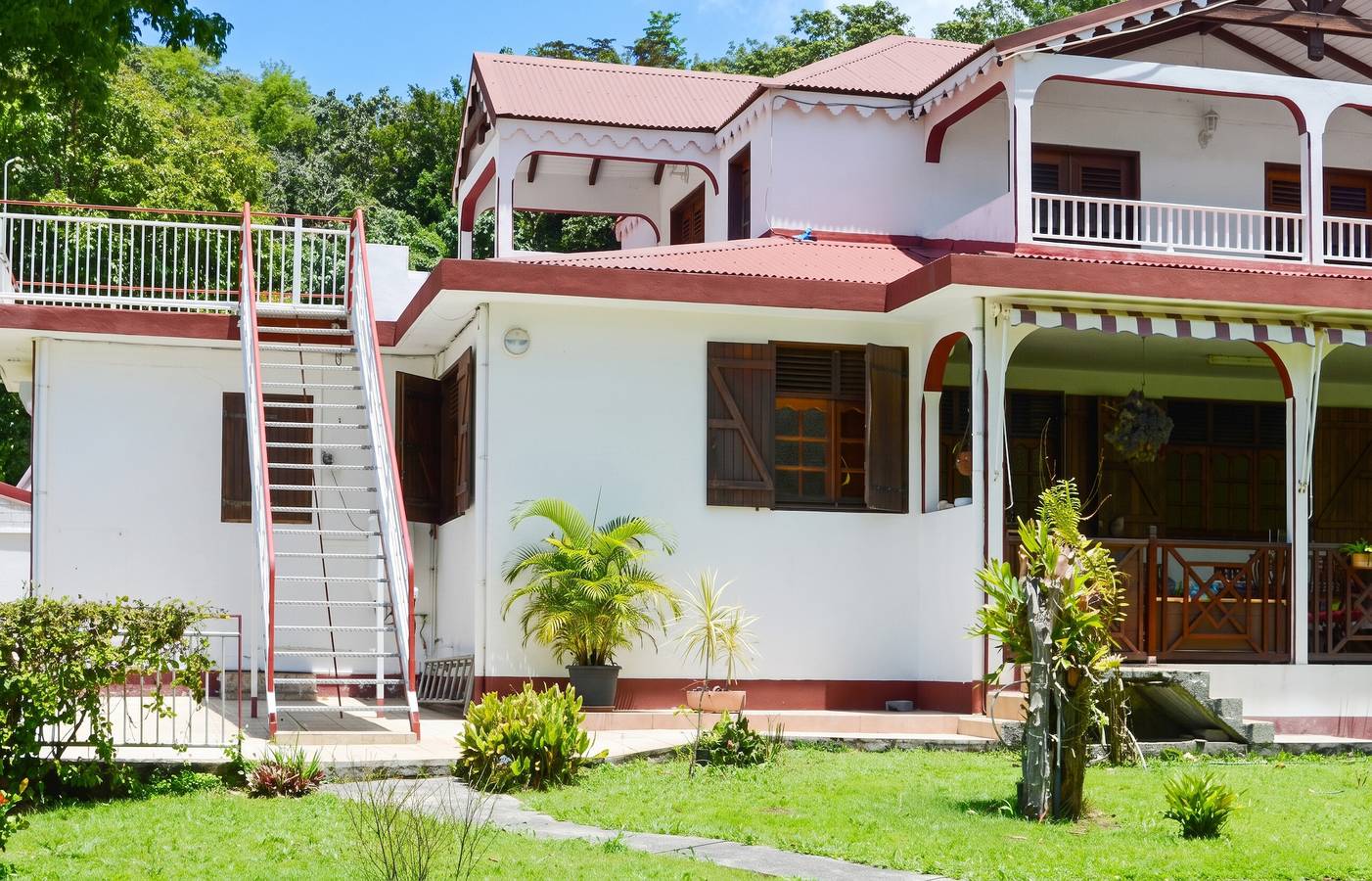 Entire apartment, Spacious apartment with pool in Deshaies 200 m² - Private garden in Deshaies, Guadeloupe (Caribbean)