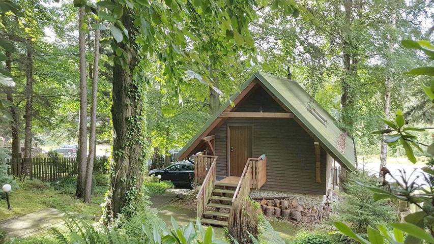 Lodge für 4 Personen, mit Balkon und Garten sowie Ausblick