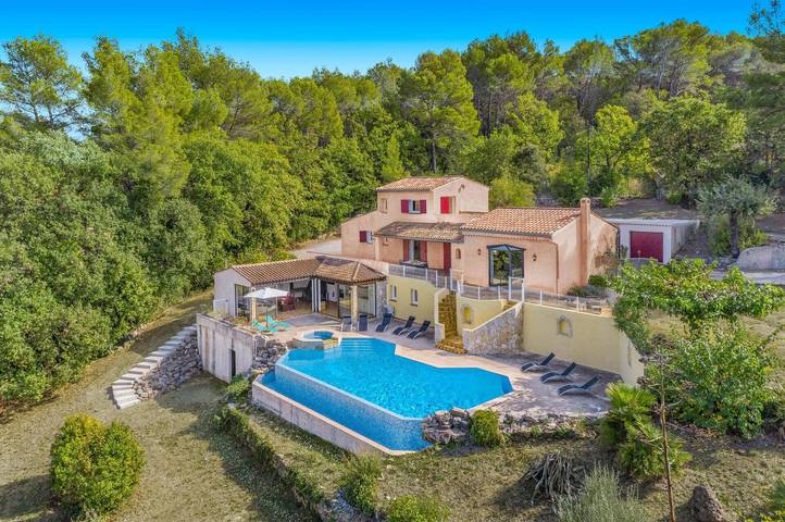 Villa pour 8 personnes, avec jardin à Draguignan
